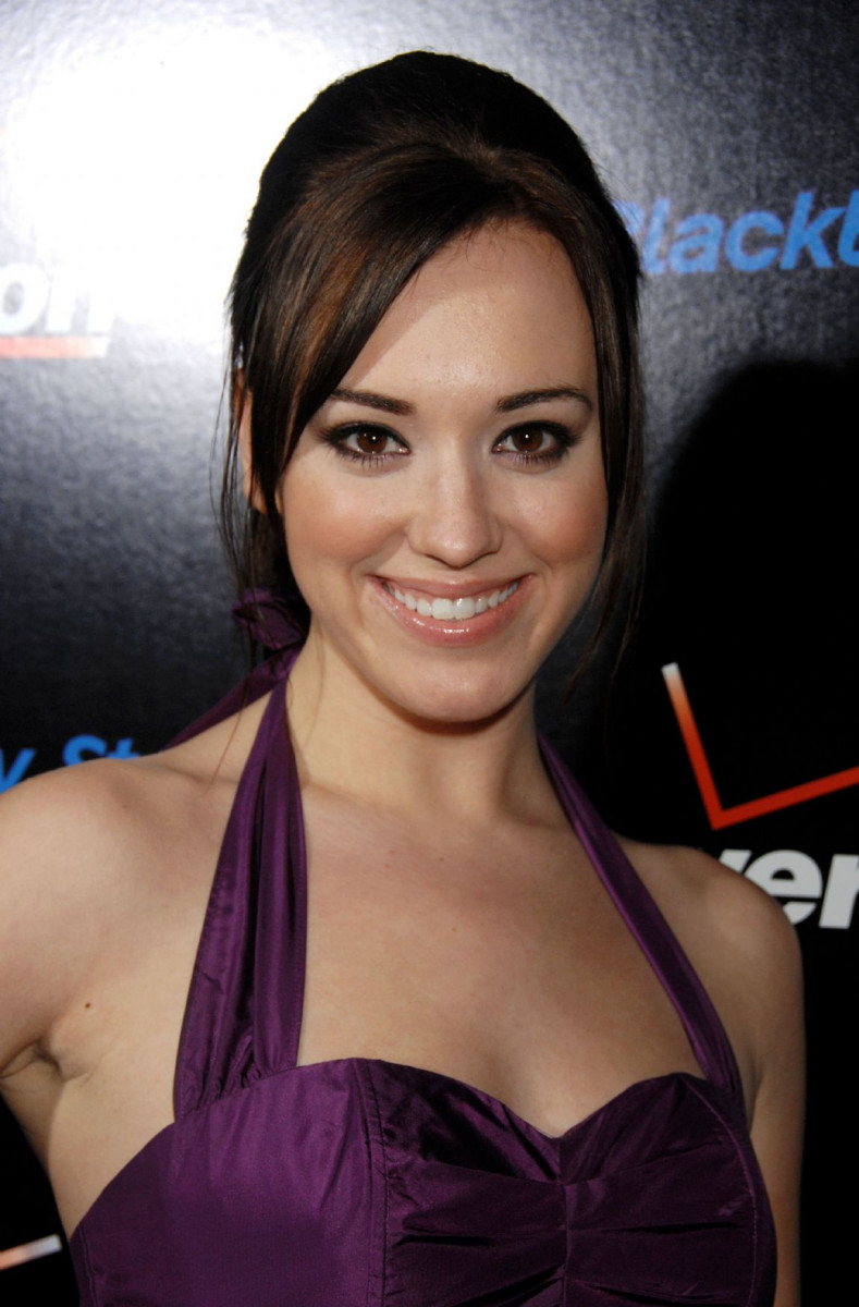 Andrea Bowen: pic #217132