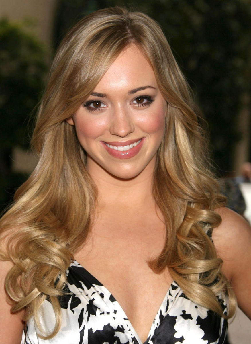 Andrea Bowen: pic #233686