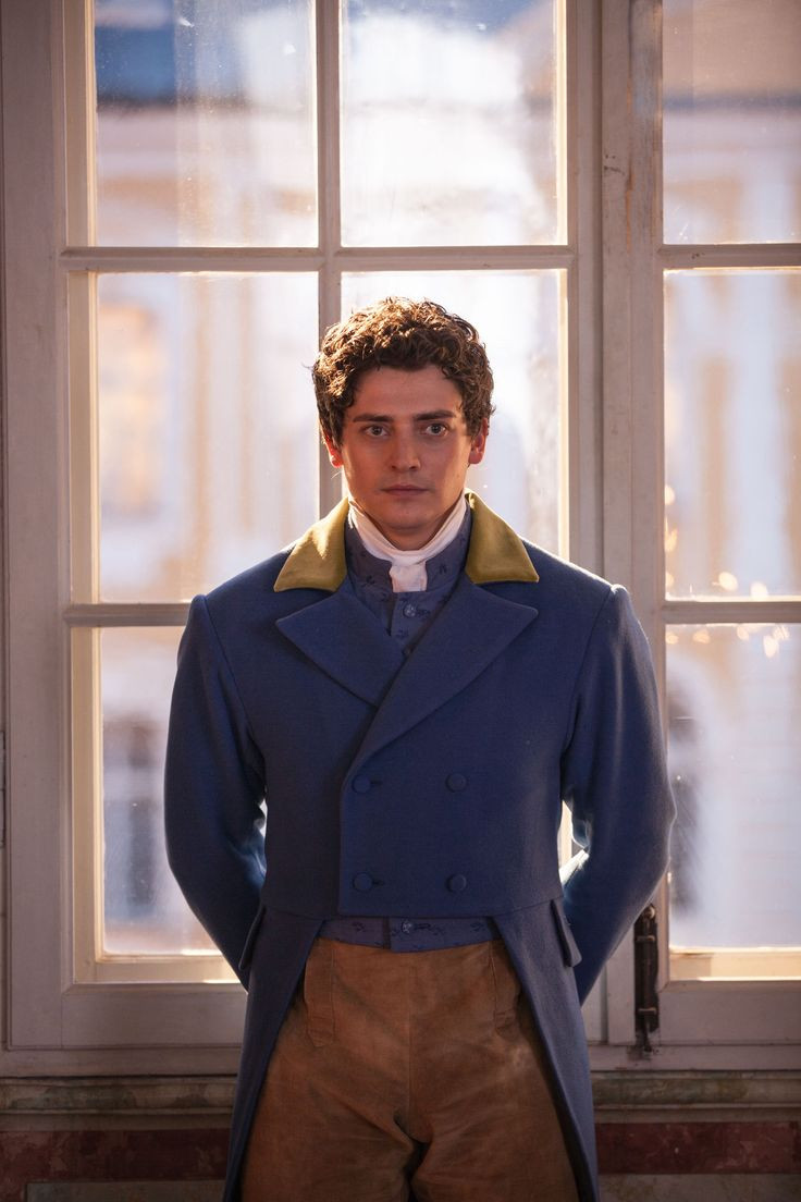 Aneurin Barnard: pic #1300809