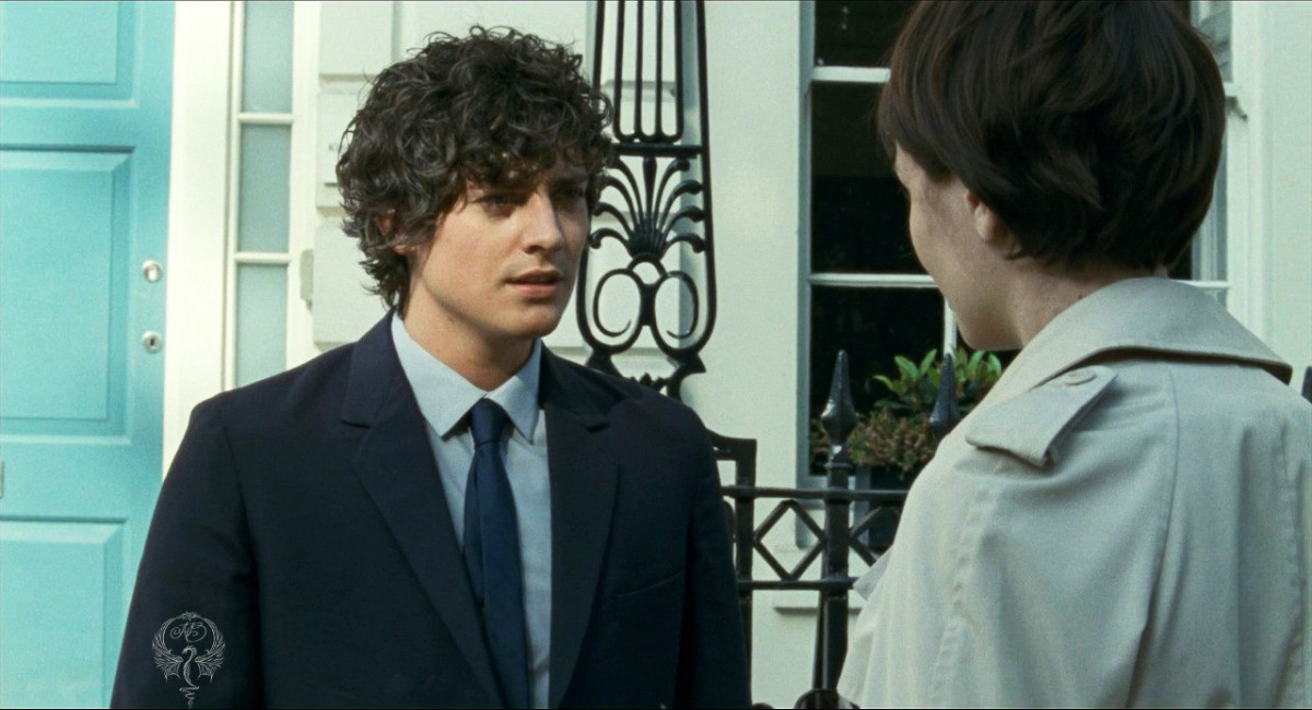 Aneurin Barnard: pic #840258