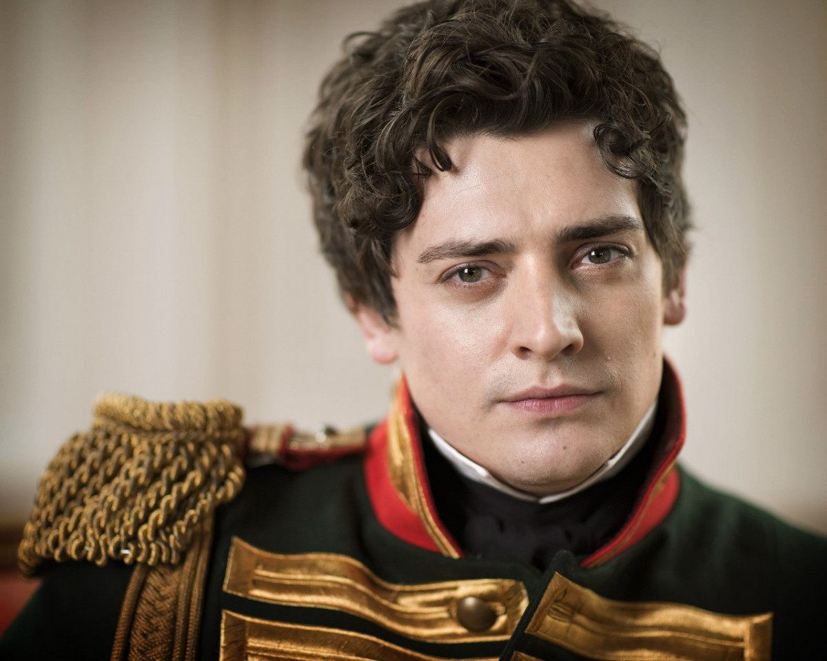 Aneurin Barnard: pic #840307