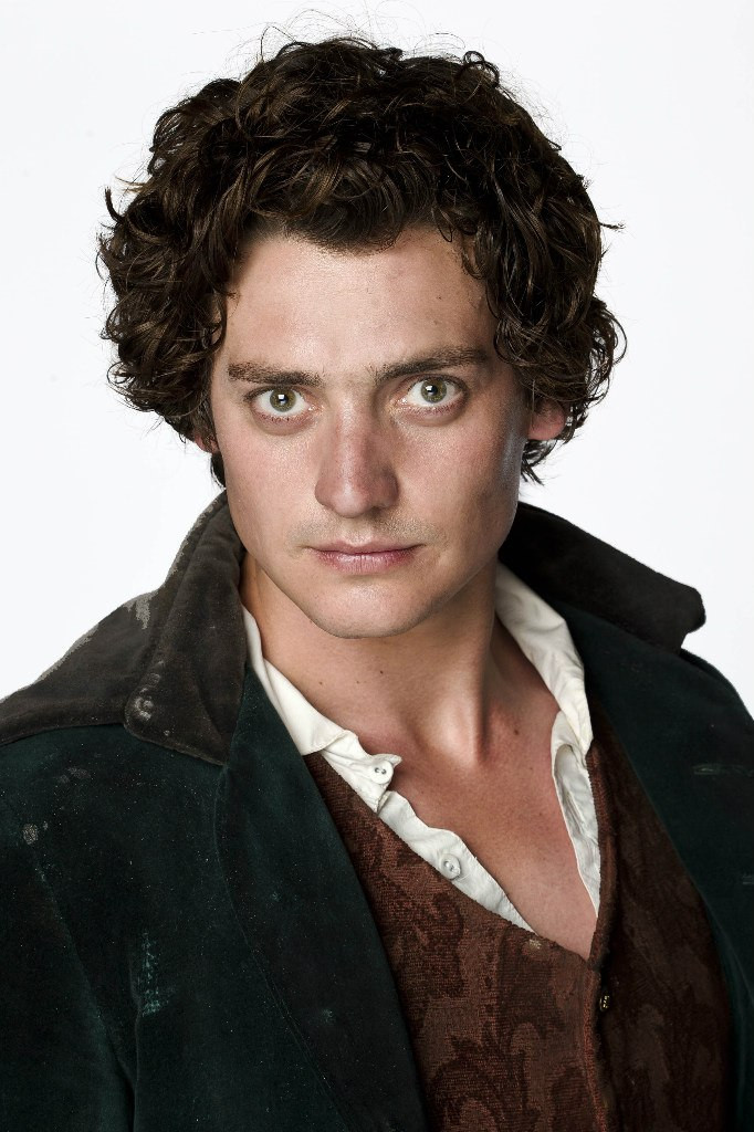 Aneurin Barnard: pic #840045