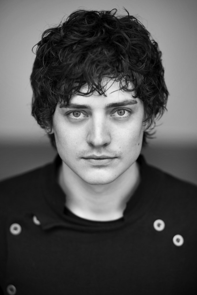 Aneurin Barnard: pic #849982