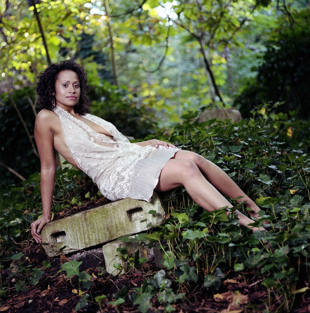 Angel Coulby: pic #596353