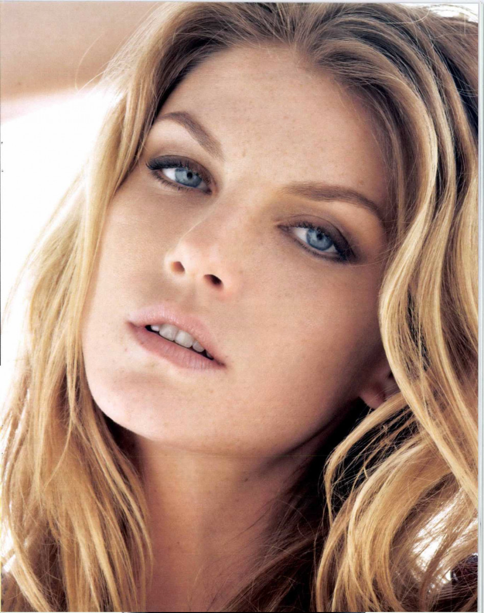 Angela Lindvall: pic #625192