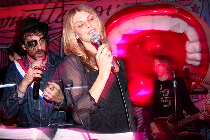 Angela Lindvall: pic #577756
