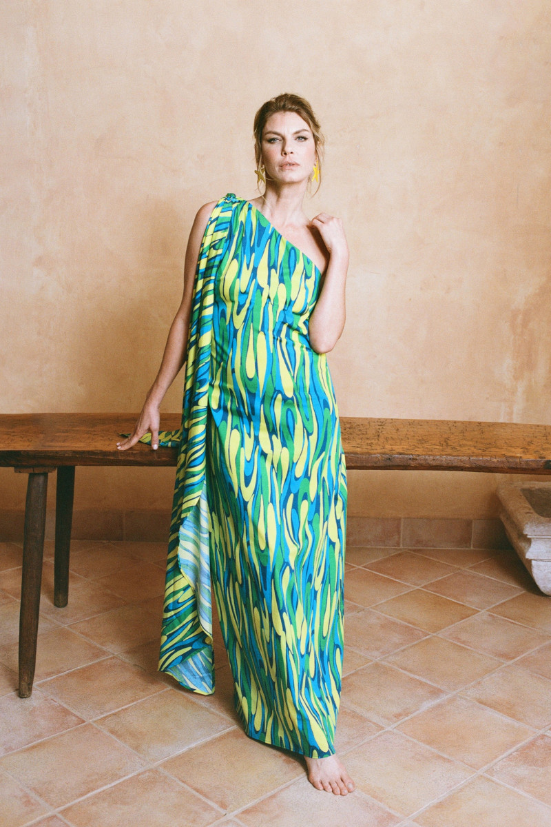 Angela Lindvall: pic #1359594