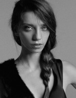 Angela Sarafyan photo #