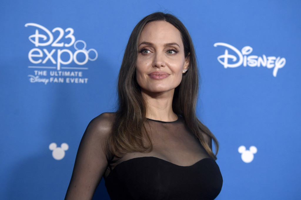 Angelina Jolie: pic #1172175