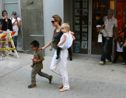 Angelina Jolie photo #
