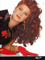 Angie Everhart photo #