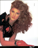 Angie Everhart photo #