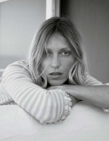 Anja Rubik photo #