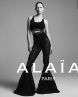 Anna Ewers photo #
