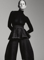 photo 3 in Anna Ewers gallery [id1365111] 2025-02-01