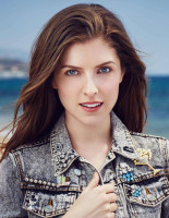 Anna Kendrick photo #