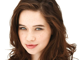 Anna Popplewell photo #