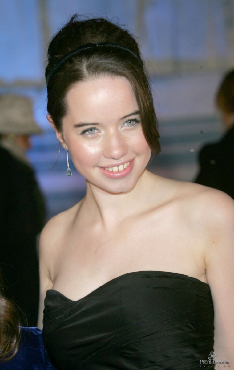 Anna Popplewell: pic #450799