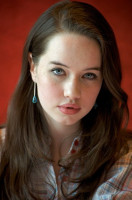 Anna Popplewell photo #