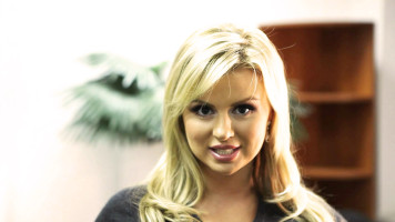 Anna Semenovich photo #