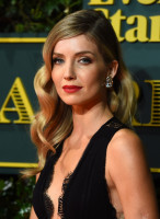 Annabelle Wallis photo #