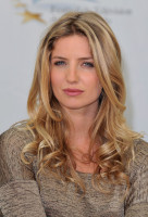 Annabelle Wallis photo #
