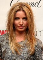 Annabelle Wallis photo #