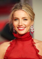 Annabelle Wallis photo #