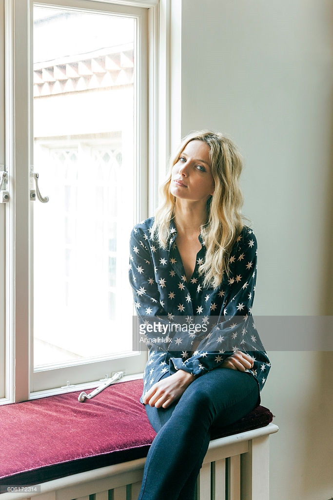 Annabelle Wallis: pic #890048