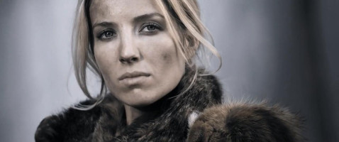 Annabelle Wallis photo #