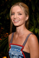 Annabelle Wallis photo #