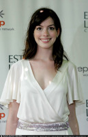 Anne Hathaway pic #32013