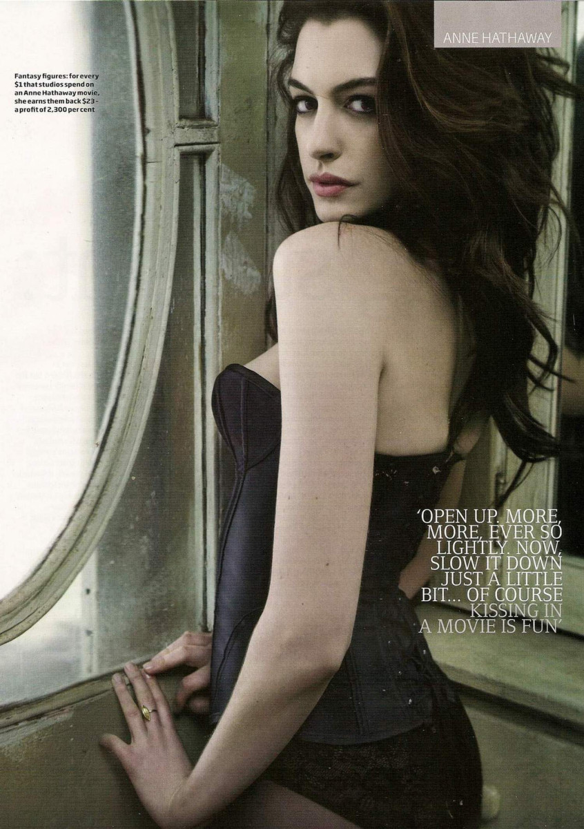 Anne Hathaway: pic #233355