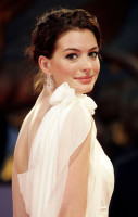 Anne Hathaway photo #