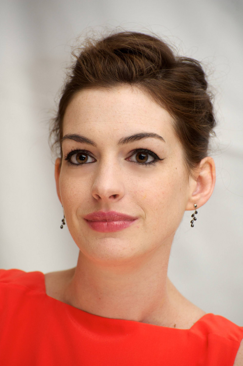 Anne Hathaway: pic #397092
