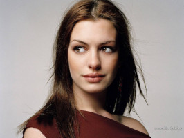 Anne Hathaway photo #