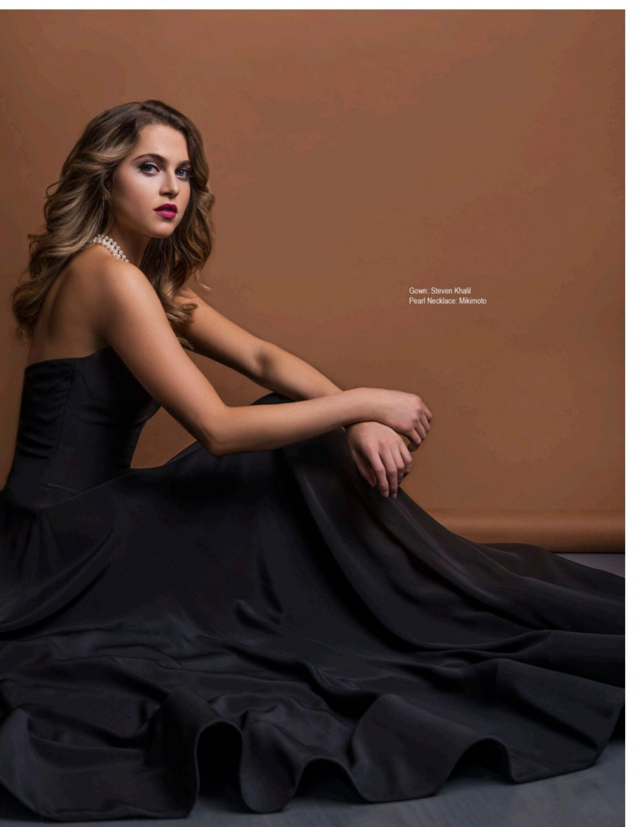 Anne Winters: pic #1051205