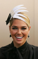 Ashley Hart photo #