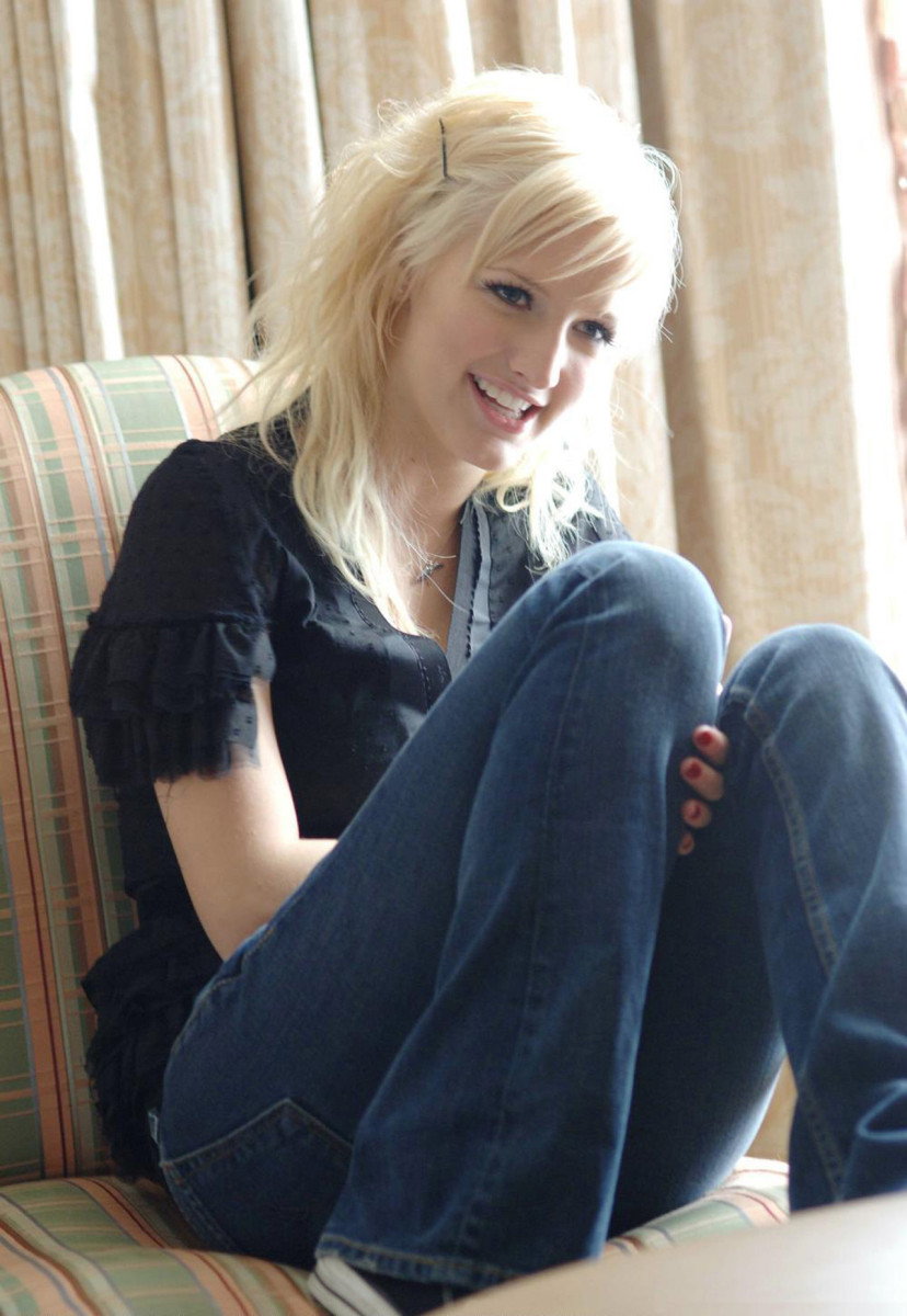 Ashlee Simpson: pic #170054