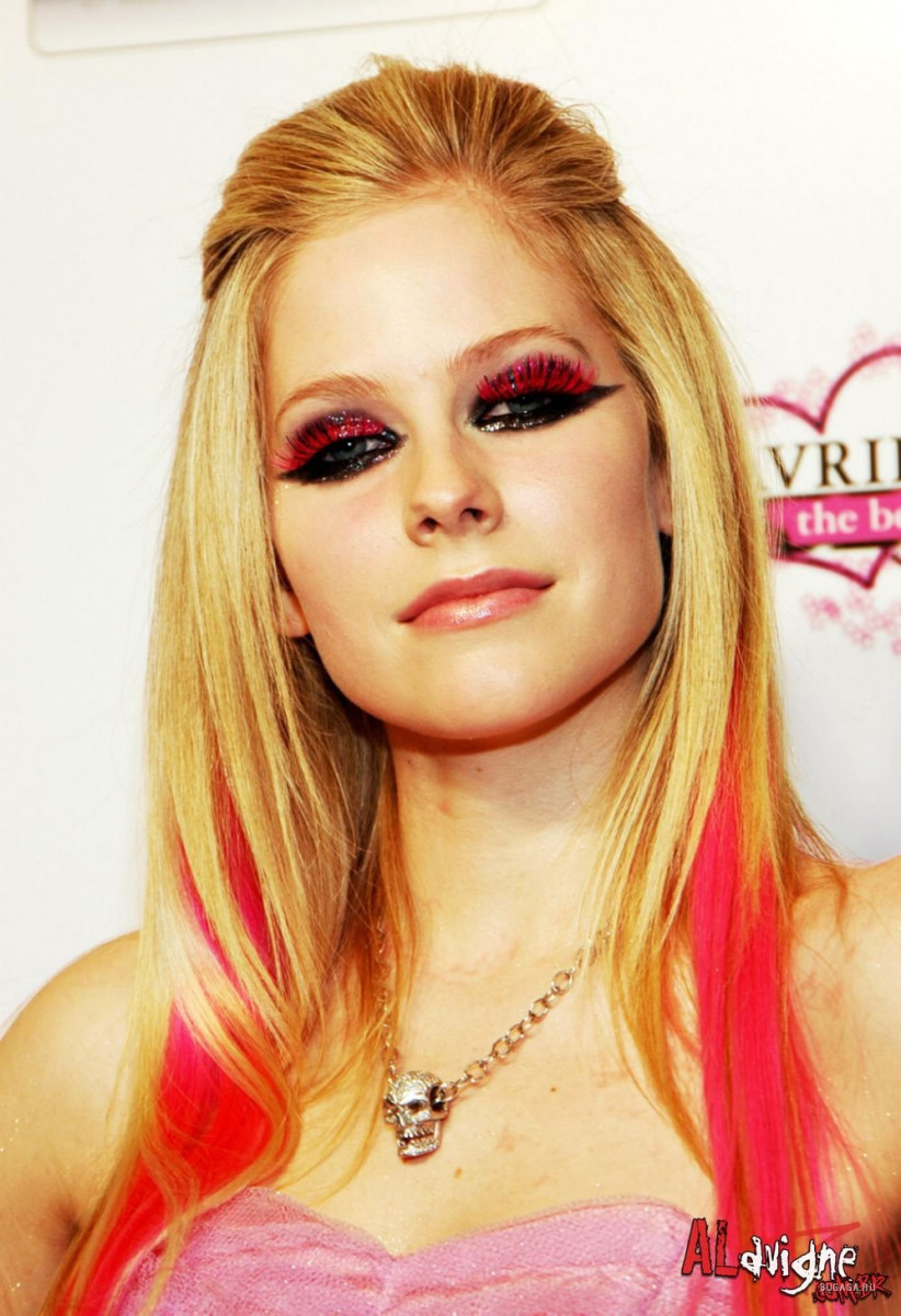 Avril Lavigne: pic #608425