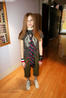 photo 4 in Avril Lavigne gallery [id15301] 0000-00-00