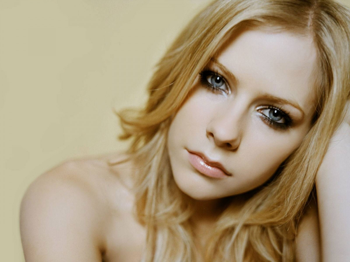 Avril Lavigne: pic #582103