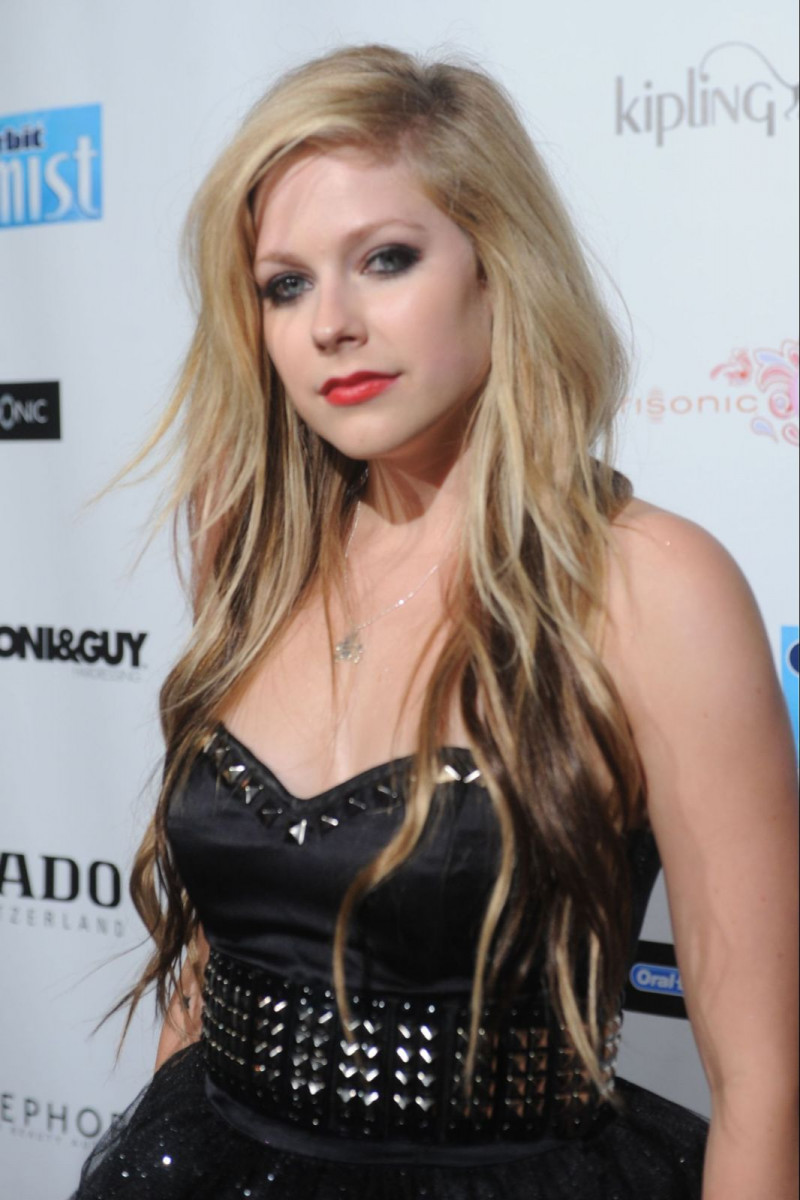 Avril Lavigne: pic #582100