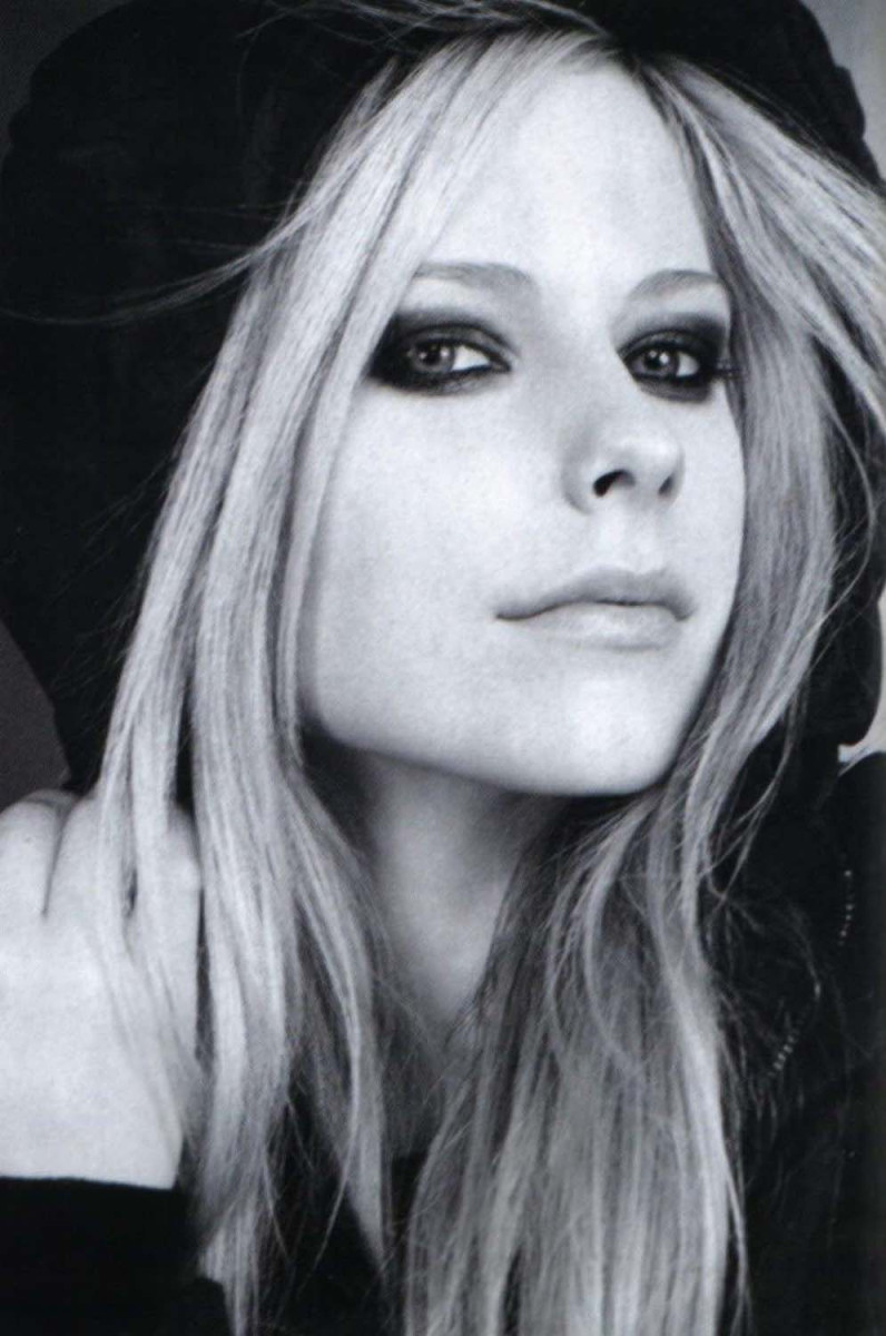 Avril Lavigne: pic #140948