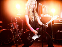 Avril Lavigne photo #