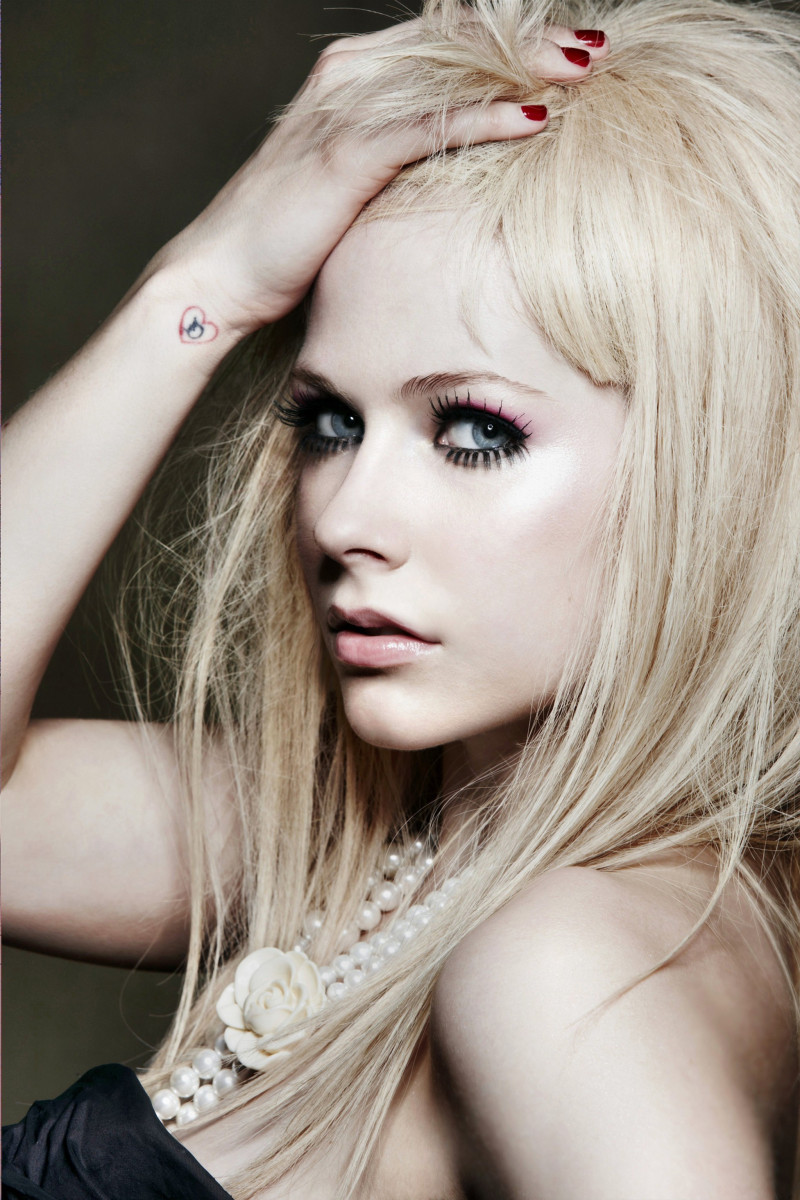 Avril Lavigne: pic #134771