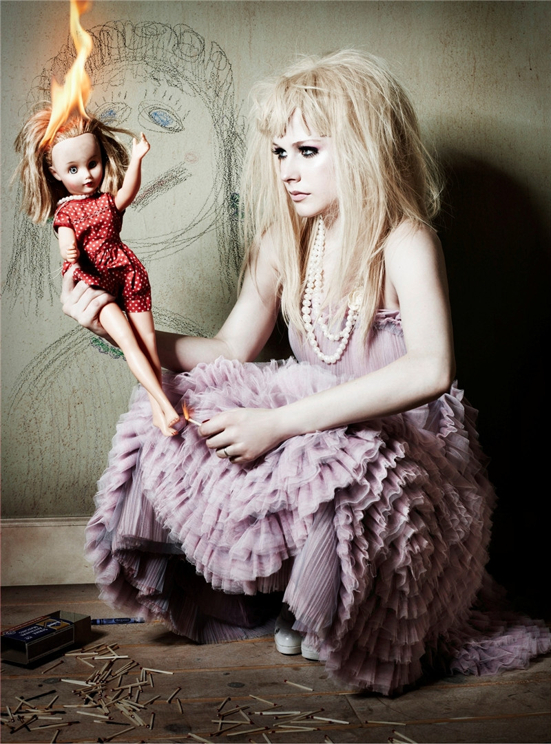 Avril Lavigne: pic #131479