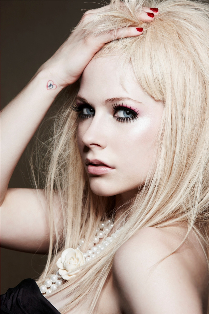 Avril Lavigne: pic #131477