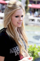Avril Lavigne pic #526500
