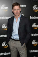 Barry Sloane  photo #